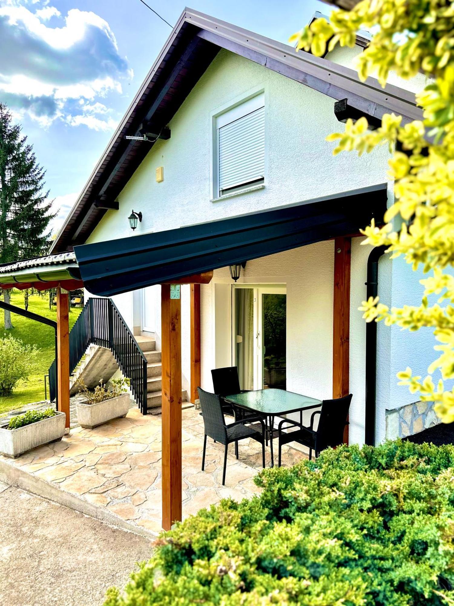 Apartments Sanja Rakovica Zewnętrze zdjęcie